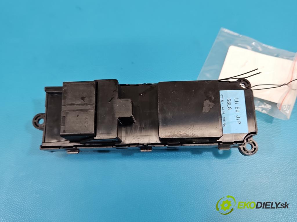 Suzuki Swift Mk7 2010-2017 1.2 16V 94 HP manual 69 kW 1242 cm3 5- prepínač okien spätných zrkadiel