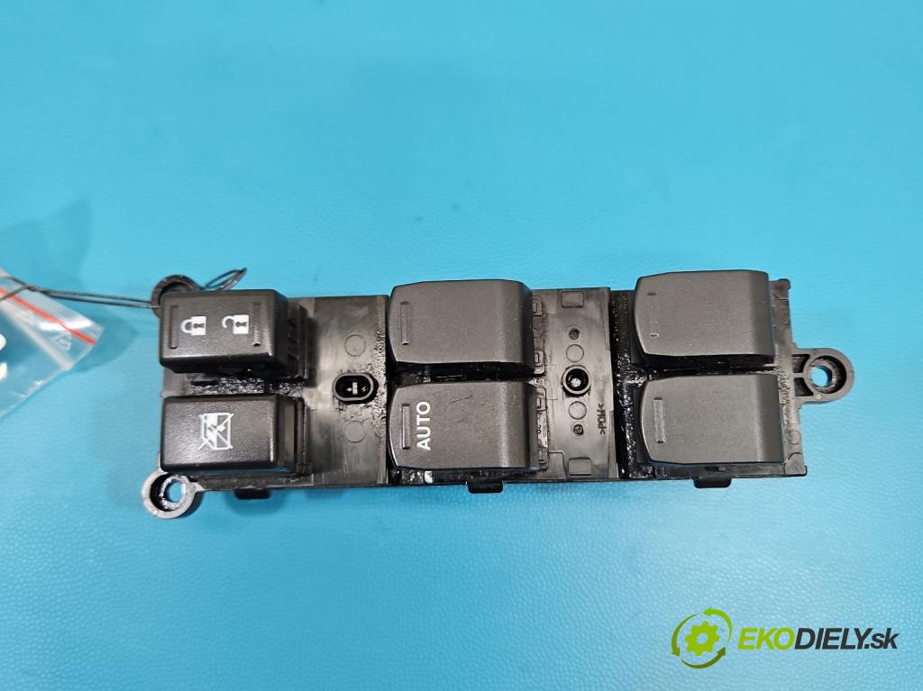 Suzuki Swift Mk7 2010-2017 1.2 16V 94 HP manual 69 kW 1242 cm3 5- prepínač okien spätných zrkadiel
