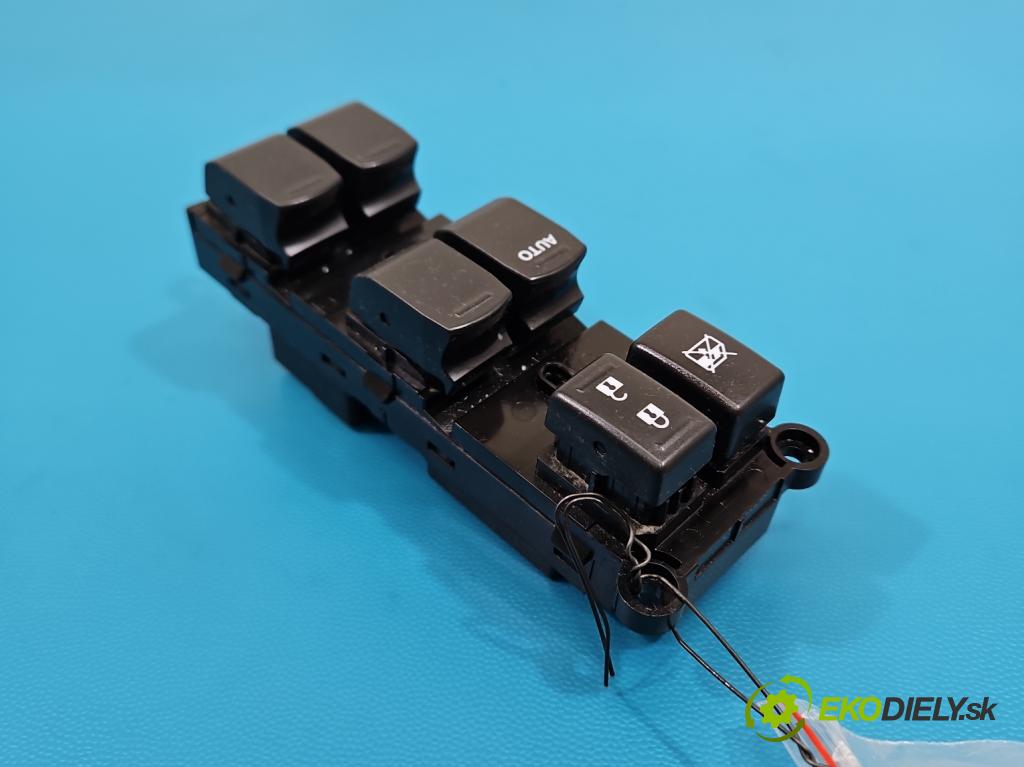 Suzuki Swift Mk7 2010-2017 1.2 16V 94 hp manual 69 kW 1242 cm3 5- Přepínač oken zpětných zrcátek 
