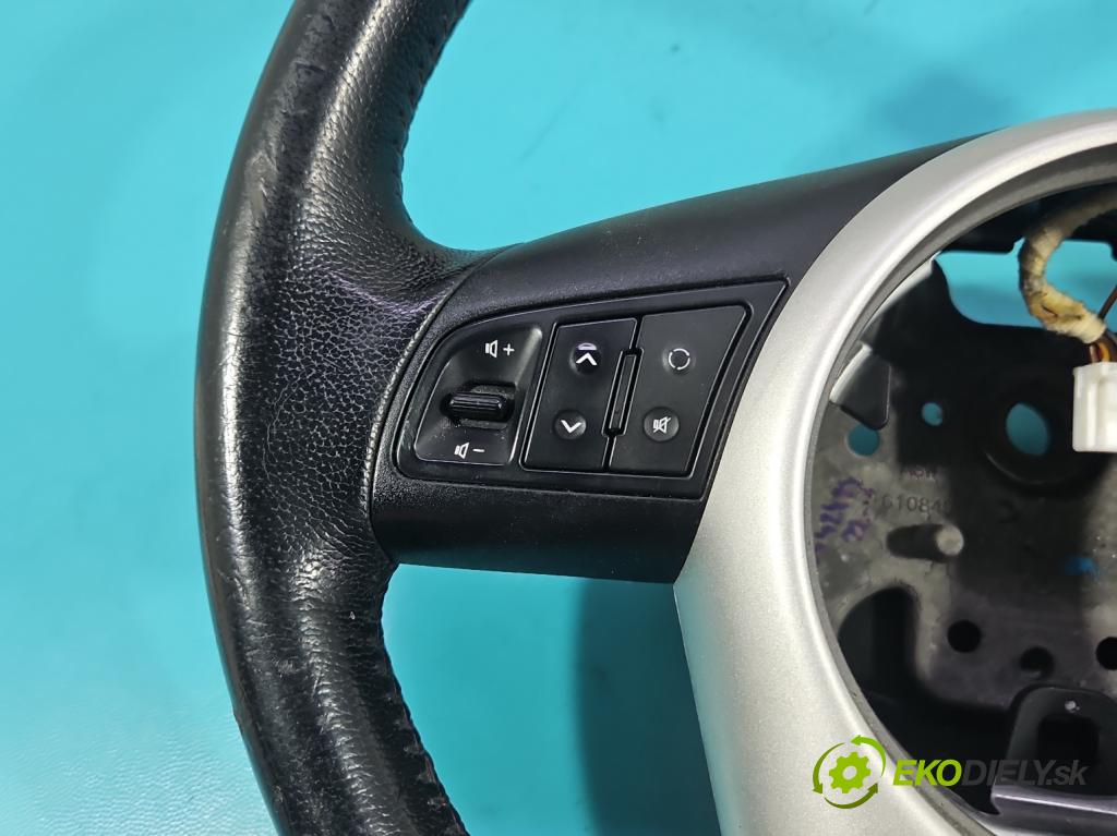 Kia Venga 1.6 crdi 116 hp manual 85 kW 1582 cm3 5- volant  (Volant)