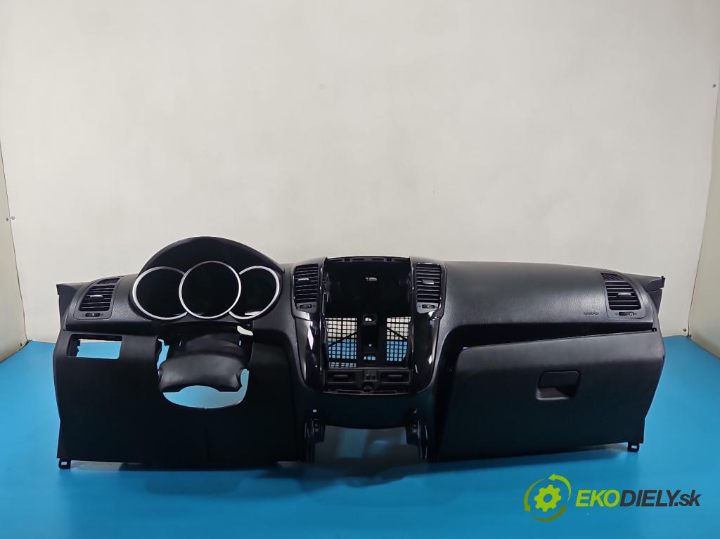 Kia Venga 1.6 crdi 116 HP manual 85 kW 1582 cm3 5- kokpit,pristrojová doska rozdeľovacia
