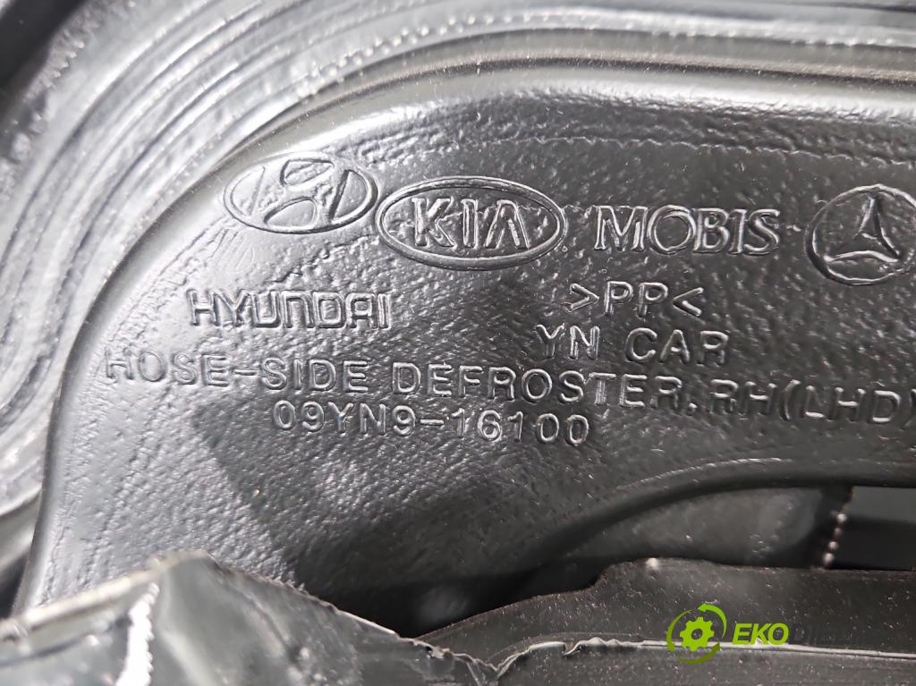 Kia Venga 1.6 crdi 116 HP manual 85 kW 1582 cm3 5- kokpit,pristrojová doska rozdeľovacia