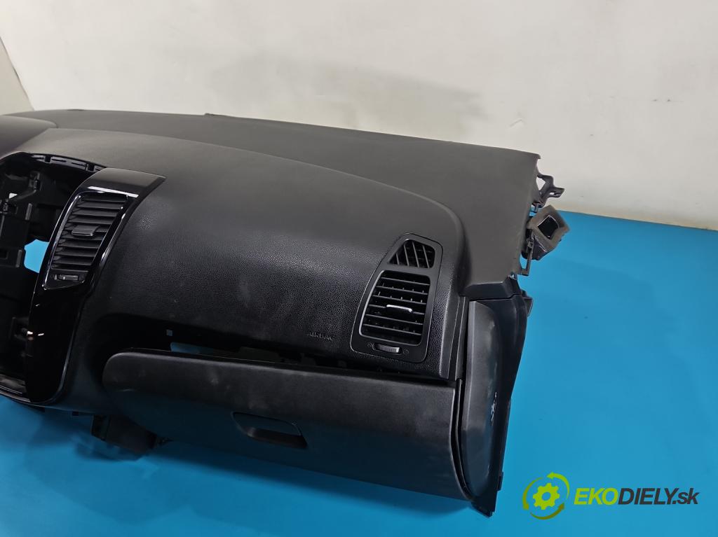 Kia Venga 1.6 crdi 116 HP manual 85 kW 1582 cm3 5- kokpit,pristrojová doska rozdeľovacia