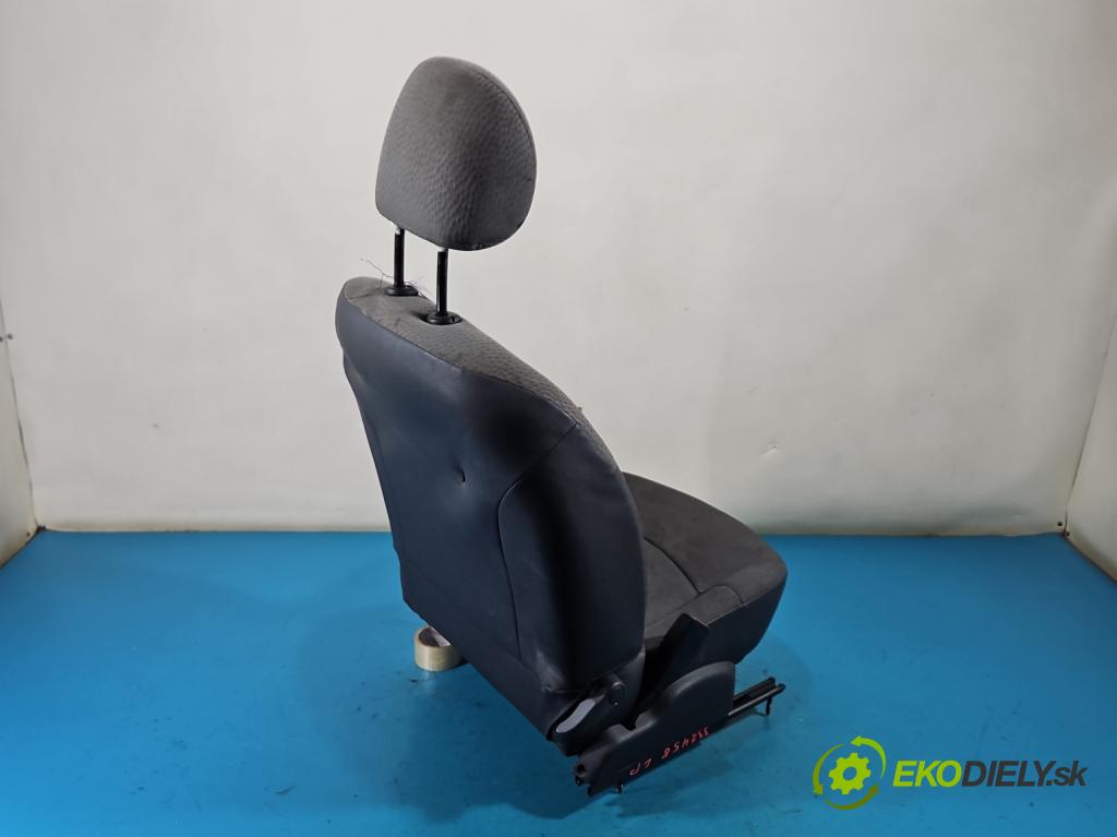 Renault Clio II 1998-2012 1.5 dci 65 HP manual 48 kW 1461 cm3 3- Sedačka ľavý  (Sedadlo)