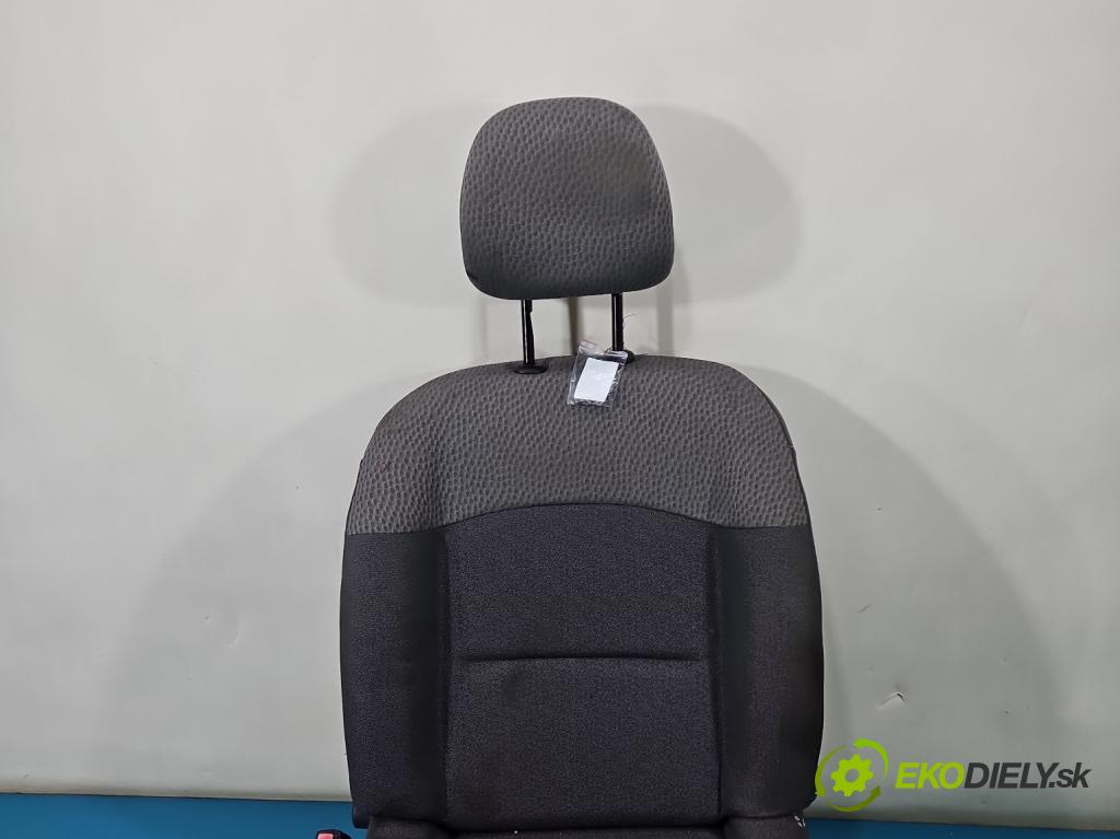 Renault Clio II 1998-2012 1.5 dci 65 HP manual 48 kW 1461 cm3 3- Sedačka ľavý  (Sedadlo)
