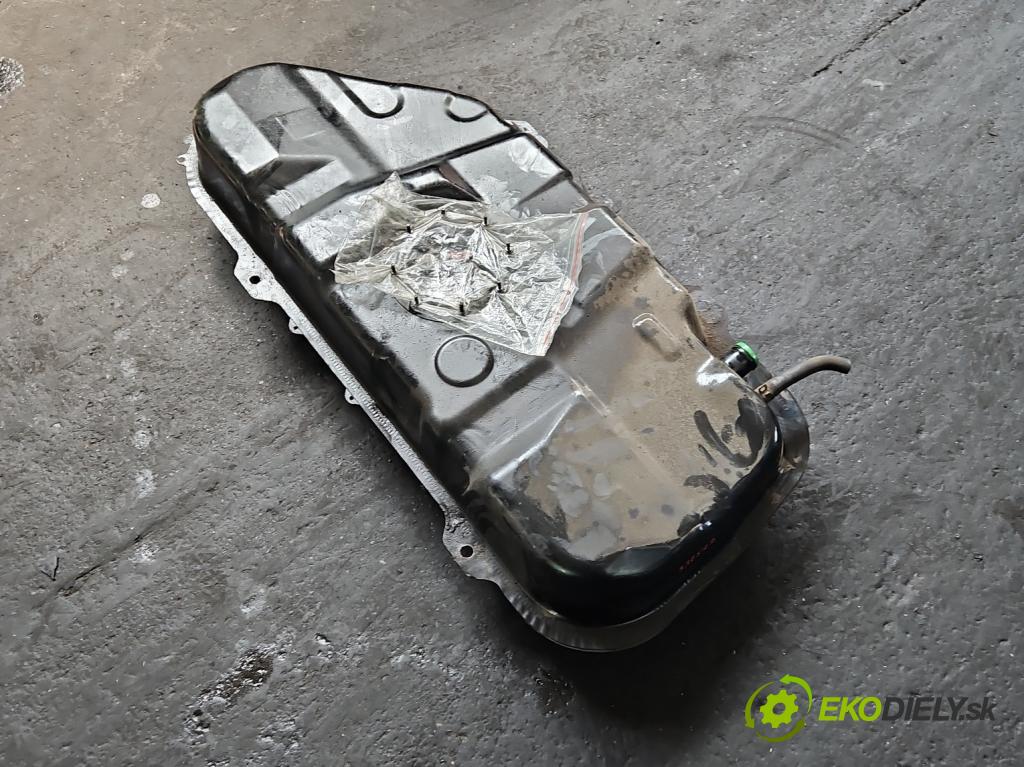 Kia Venga 1.6 crdi 116 HP manual 85 kW 1582 cm3 5- Nádrž: palivo  (Palivová nádrž)