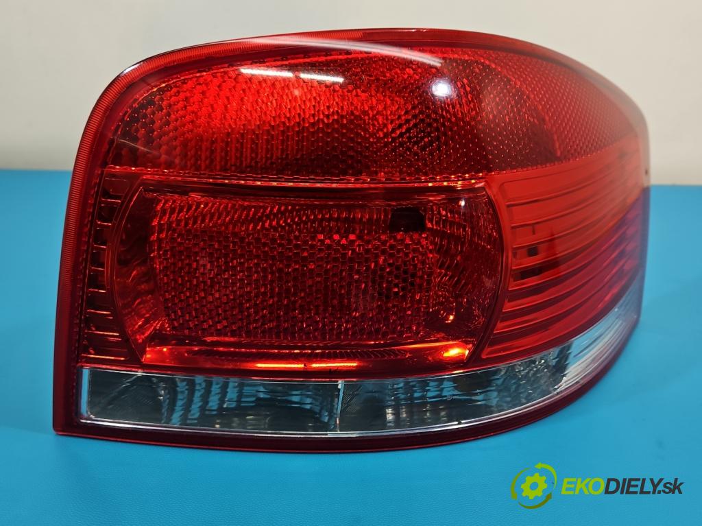 Audi A3 8P 2003-2012 2.0 FSI 150 HP manual 110 kW 1984 cm3 3- svetlo / reflektor zadné pravé blatník 8P0945096