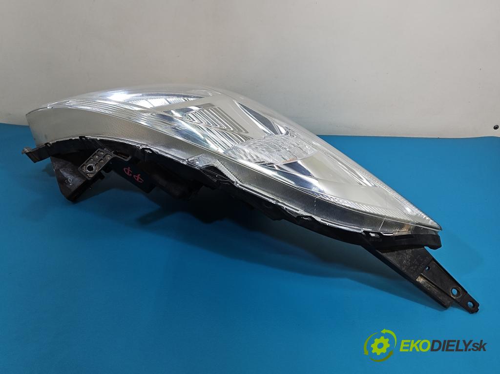 Suzuki Swift Mk7 2010-2017 1.2 16V 94 HP manual 69 kW 1242 cm3 5- Reflektor: pravý  (Svetlo predné pravé)