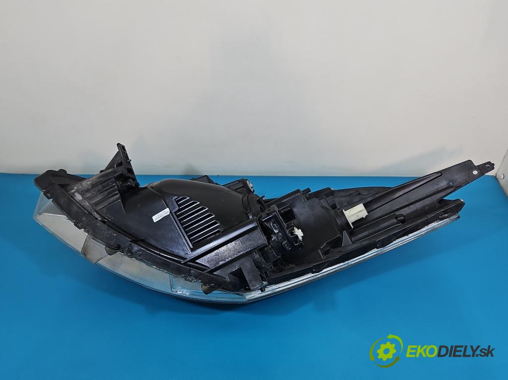 Suzuki Swift Mk7 2010-2017 1.2 16V 94 HP manual 69 kW 1242 cm3 5- Reflektor: pravý  (Svetlo predné pravé)