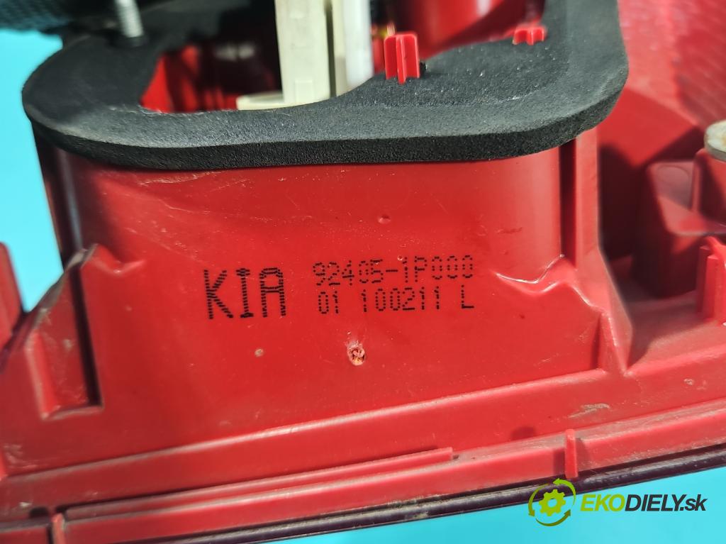 Kia Venga 1.6 crdi 116 hp manual 85 kW 1582 cm3 5- světlo zadní levé kufrových dveří 92405-1P000