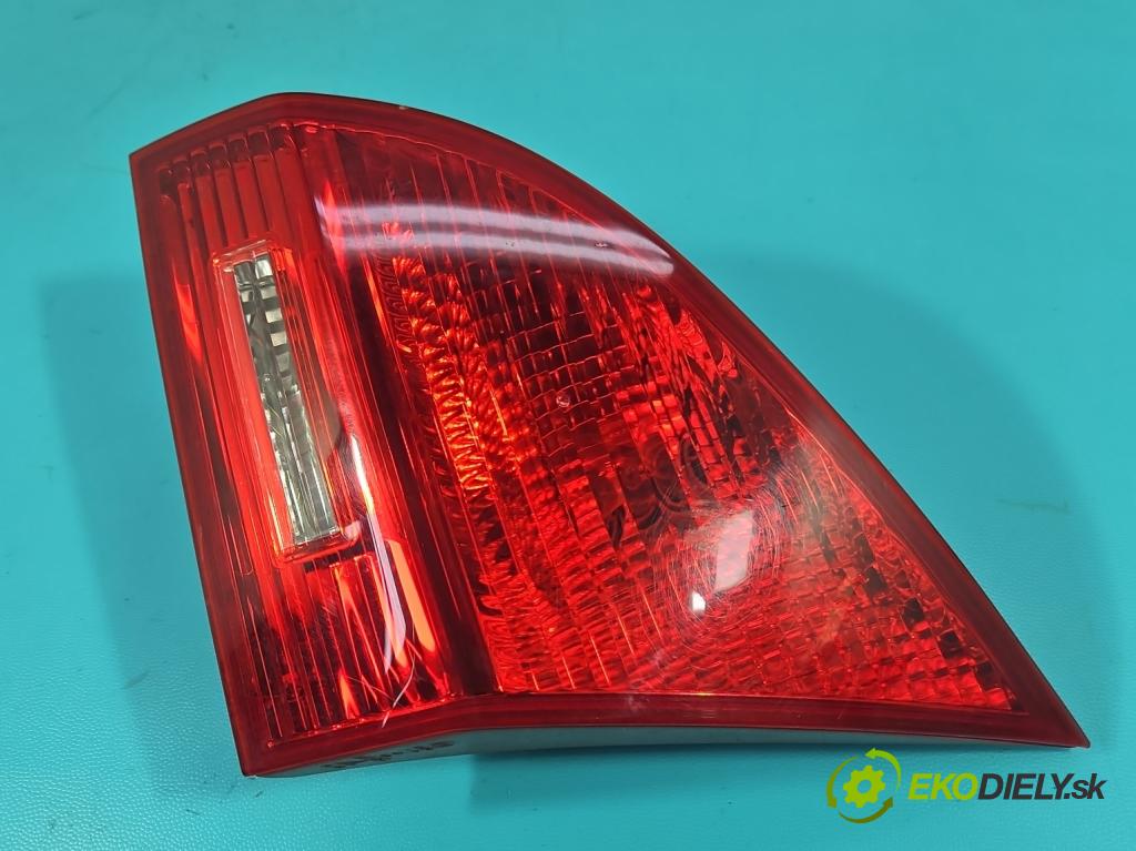 Kia Venga 1.6 crdi 116 HP manual 85 kW 1582 cm3 5- svetlo / reflektor zadné pravé kufrové dvere 92406-1P000