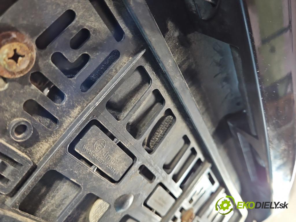 Kia Venga 1.6 crdi 116 HP manual 85 kW 1582 cm3 5- zadna kufor  (Kapota zadná (kufor))