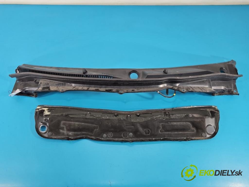 Suzuki Swift Mk7 2010-2017 1.2 16V 94 hp manual 69 kW 1242 cm3 5- torpédo 72375-68L3 (Plast pod čelním sklem)