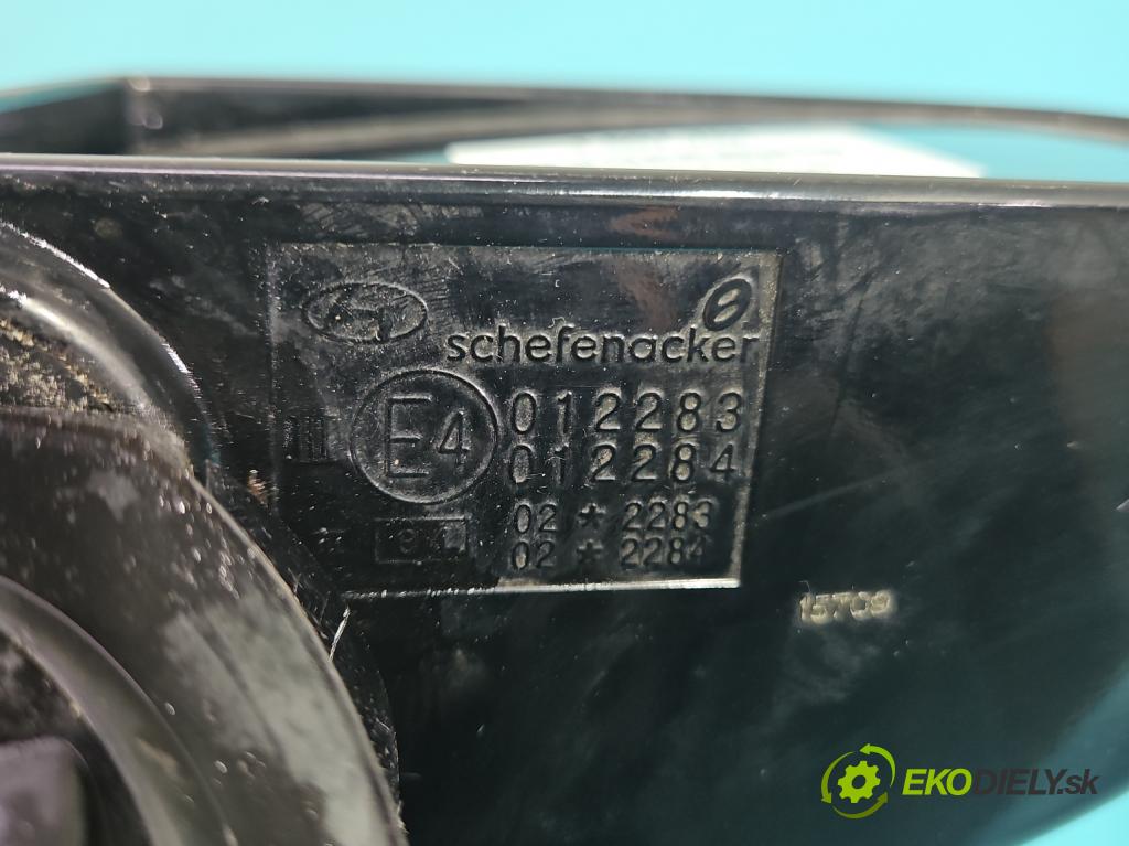 Hyundai Coupe II 2001-2008 1.6 16V 105 HP manual 77 kW 1599 cm3 3- zrkadlo pravé  (Kľučka dverí ostatné)