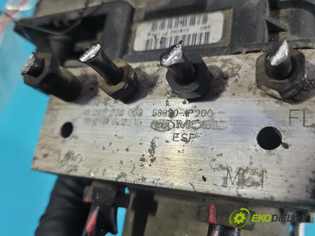 Kia Venga 1.6 crdi 116 HP manual 85 kW 1582 cm3 5- čerpadlo abs 0265238058 (Pumpa ABS)