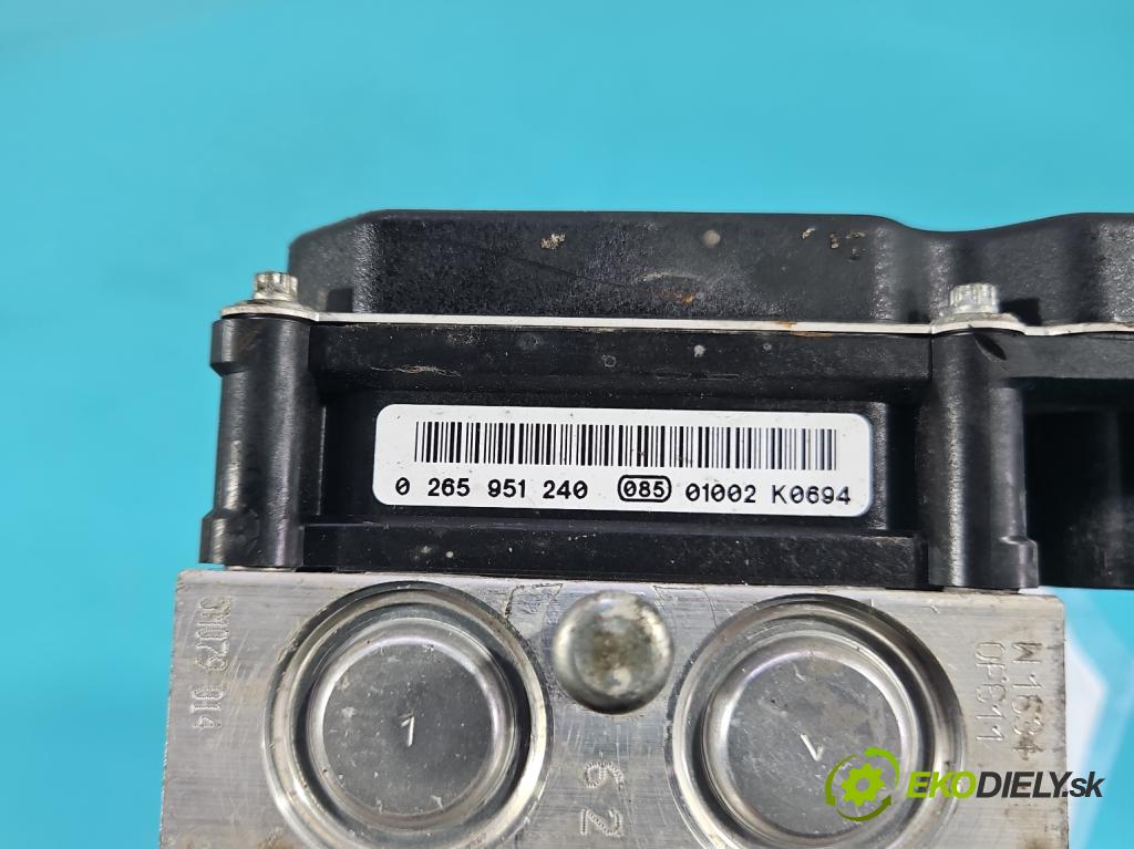 Kia Venga 1.6 crdi 116 HP manual 85 kW 1582 cm3 5- čerpadlo abs 0265238058 (Pumpa ABS)
