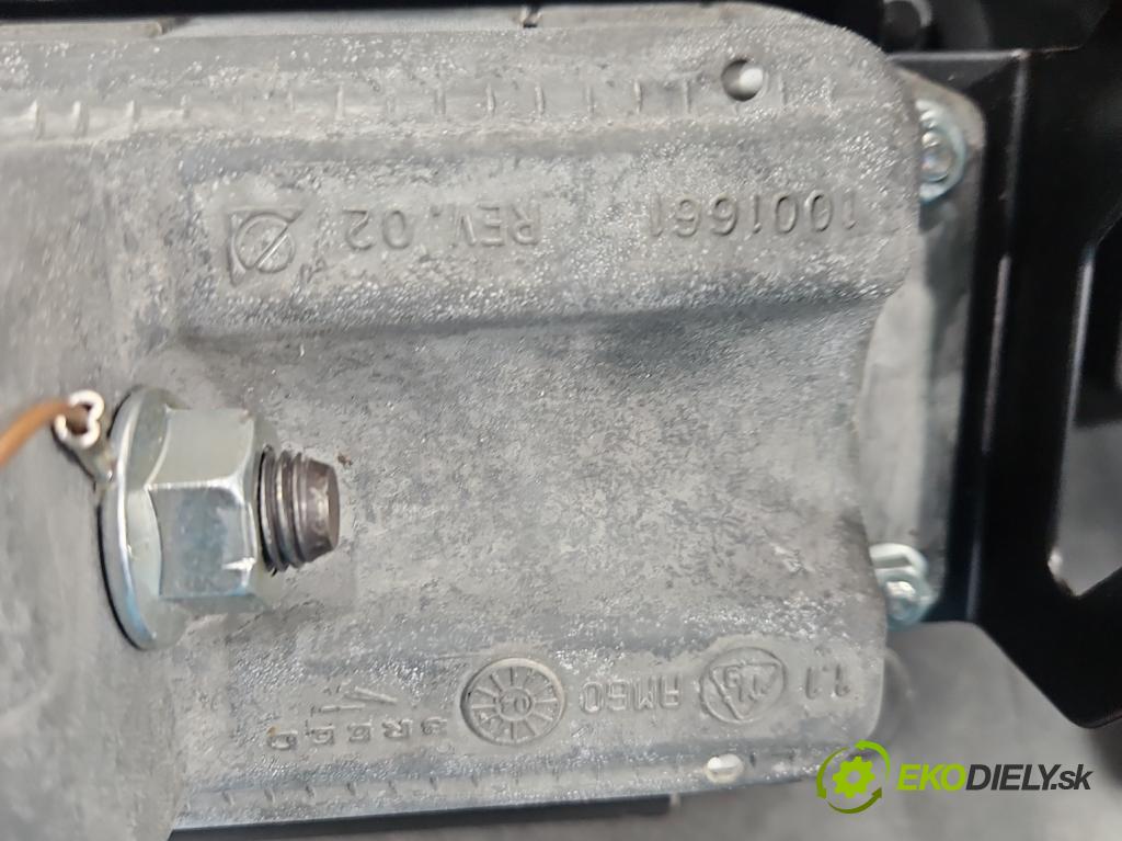 Audi A3 8P 2003-2012 2.0 FSI 150 hp manual 110 kW 1984 cm3 3- kokpit,přistrojova deska