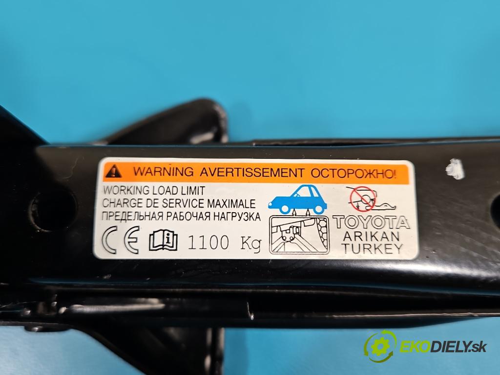 Toyota Yaris III 2011-2020 1.5 vvti 111KM manual 82 kW 1496 cm3 5- mechanismus stahování automobilový