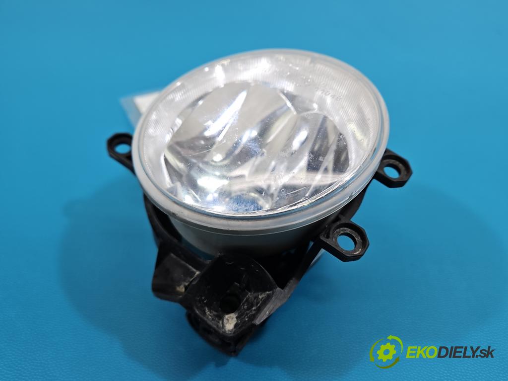 Toyota Yaris III 2011-2020 1.5 vvti 111KM manual 82 kW 1496 cm3 5- Halogen pravý 81210-02110 (Kľučka dverí ostatné)