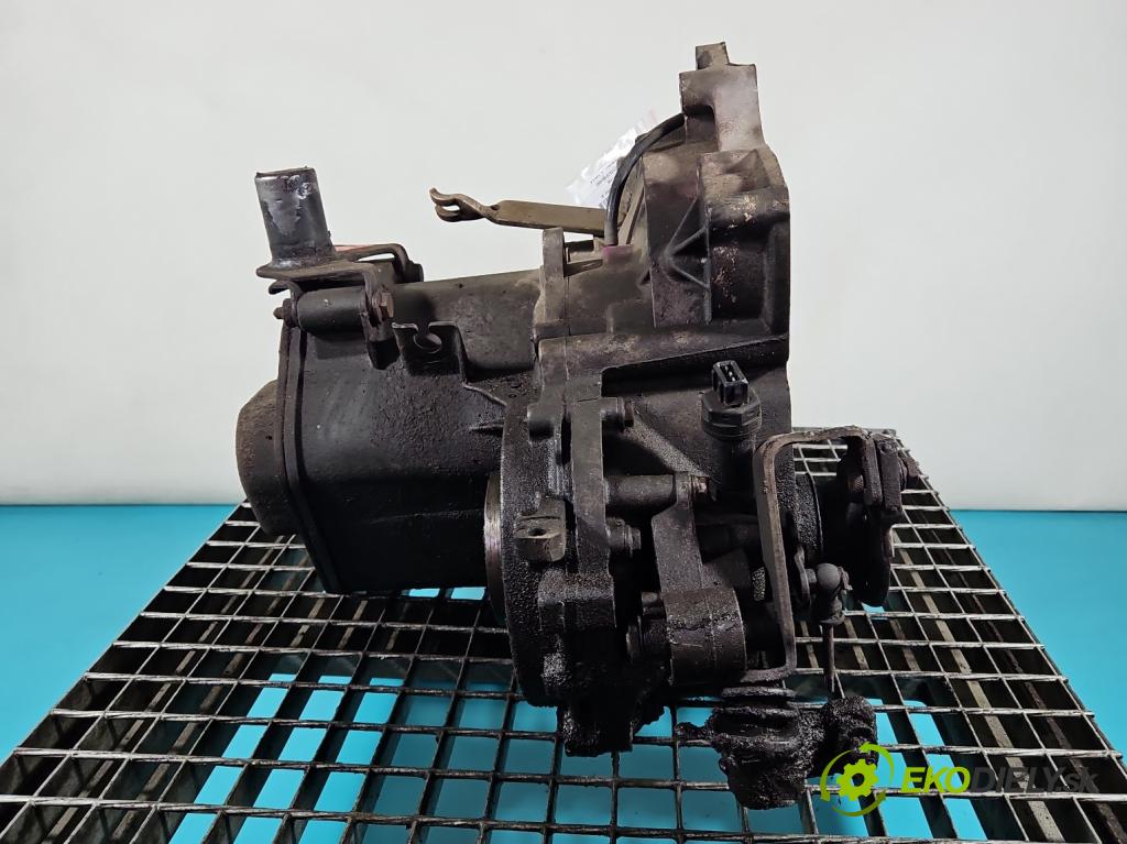 Vw Lupo 1.4 16V 75 HP manual 55 kW 1390 cm3 3- prevodovka stupeň,rýchlosť manual DKF
