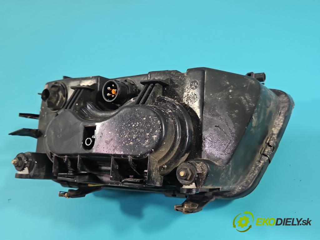 Audi A3 8L 1996-2003 1.6 8V 101 HP manual 74 kW 1595 cm3 3- Reflektor: pravý  (Svetlo predné pravé)