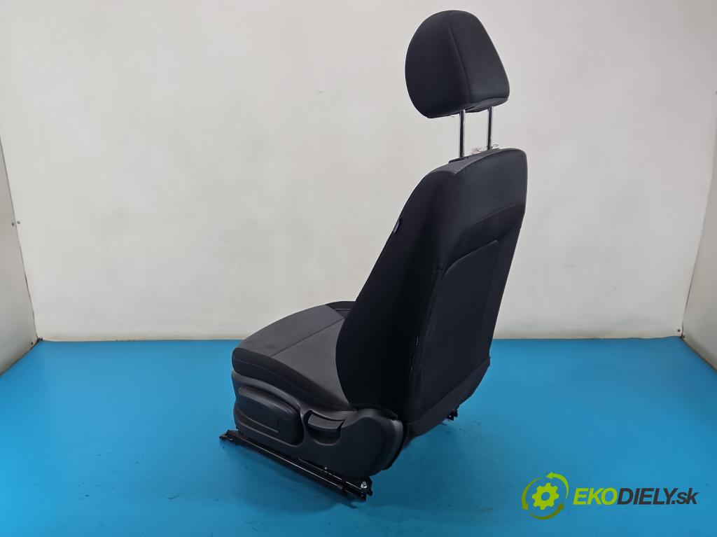 Hyundai i20 II 2014-2020 1.2 16V 84KM manual 62 kW 1248 cm3 5- Sedačka ľavý  (Sedadlo)