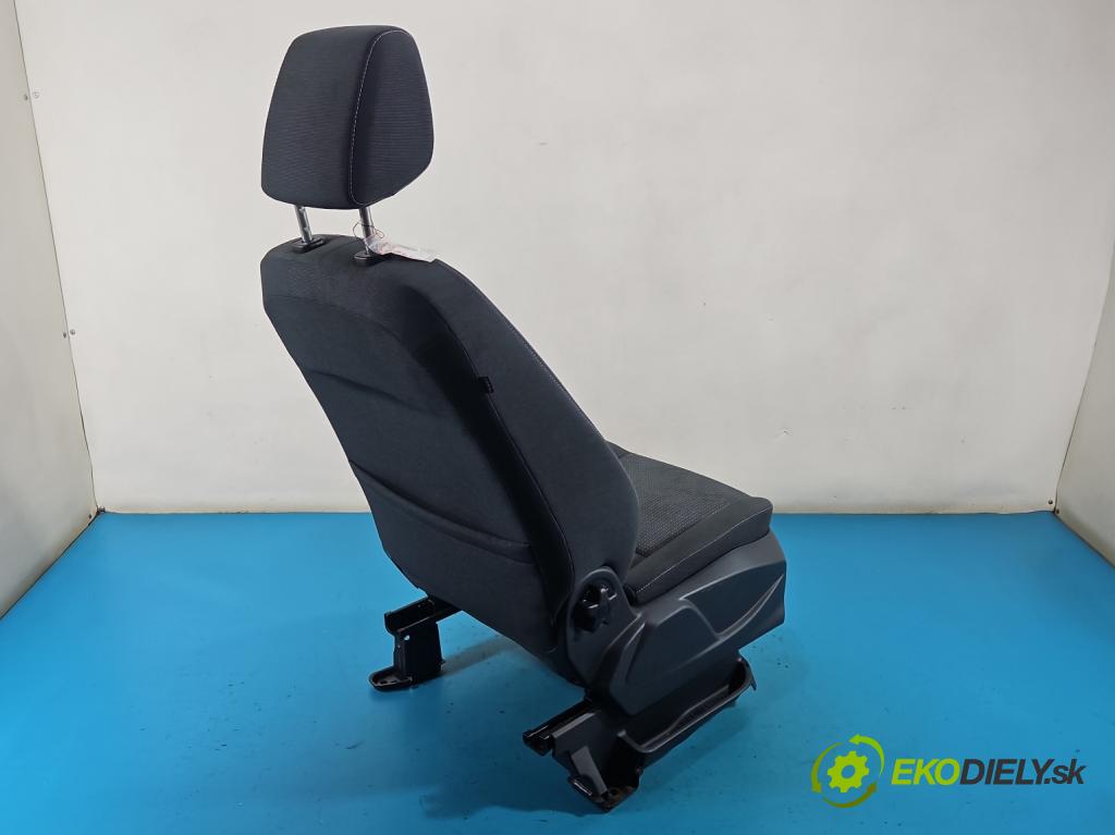 Ford C-Max II 2010-2019 1.6 150 HP manual 110 kW 1596 cm3 5- Sedačka pravý  (Sedadlo)