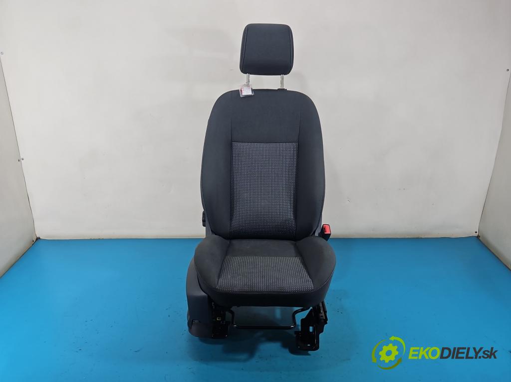Ford C-Max II 2010-2019 1.6 150 hp manual 110 kW 1596 cm3 5- Sedadlo pravý  (Sedadlo)