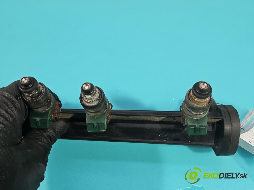 Audi A3 8L 1996-2003 1.6 8V 101 HP manual 74 kW 1595 cm3 3- vstrek benzín 037906031AA