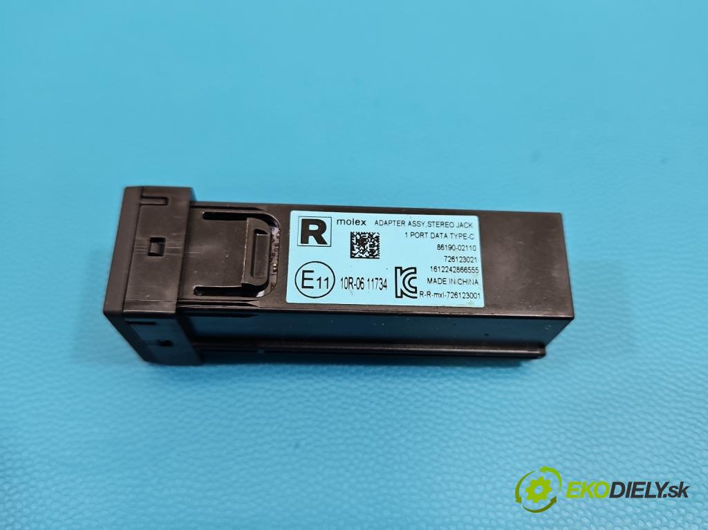 Toyota Corolla E21 2019- 1.8 16V 98 HP automatic 72 kW 1798 cm3 4- zásuvka USB 86190-02110
