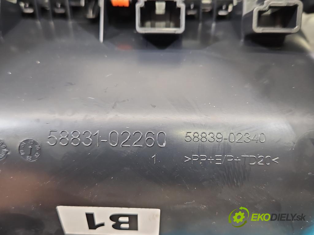 Toyota Corolla E21 2019- 1.8 16V 98 hp automatic 72 kW 1798 cm3 4- kryt plastová 58831-02260