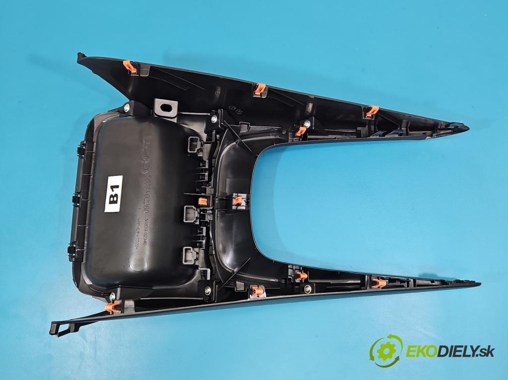 Toyota Corolla E21 2019- 1.8 16V 98 hp automatic 72 kW 1798 cm3 4- kryt plastová 58831-02260