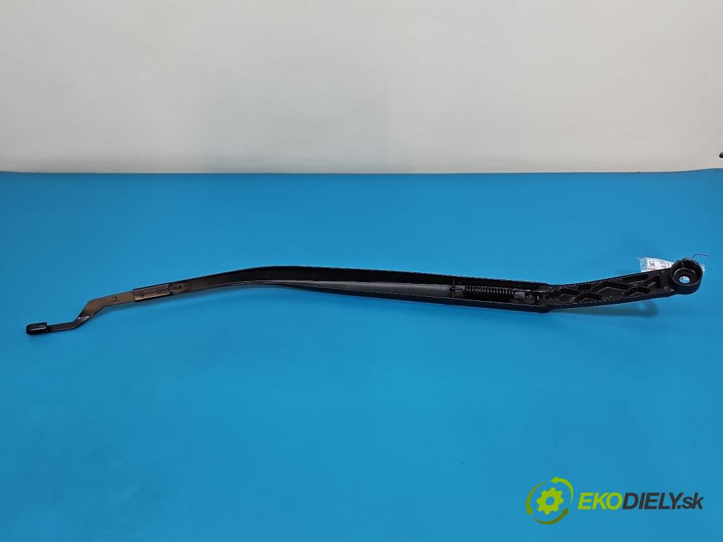 Toyota Corolla E21 2019- 1.8 16V 98 hp automatic 72 kW 1798 cm3 4- rameno stěrače pravé