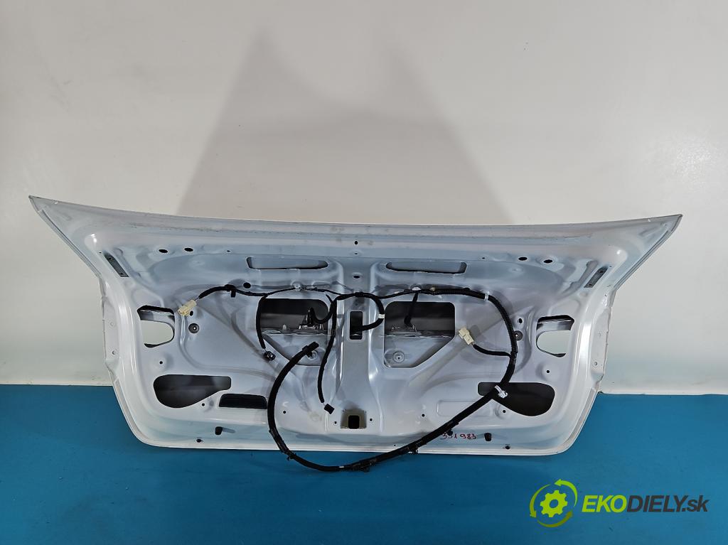 Toyota Corolla E21 2019- 1.8 16V 98 HP automatic 72 kW 1798 cm3 4- zadna kufor  (Kapota zadná (kufor))