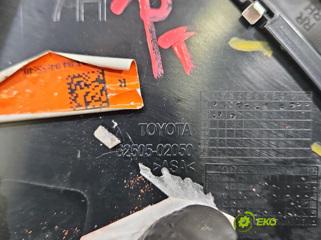 Toyota Corolla E21 2019- 1.8 16V 98 HP automatic 72 kW 1798 cm3 4- lišta blatník zadné pravé 62505-02050 (Lišta)