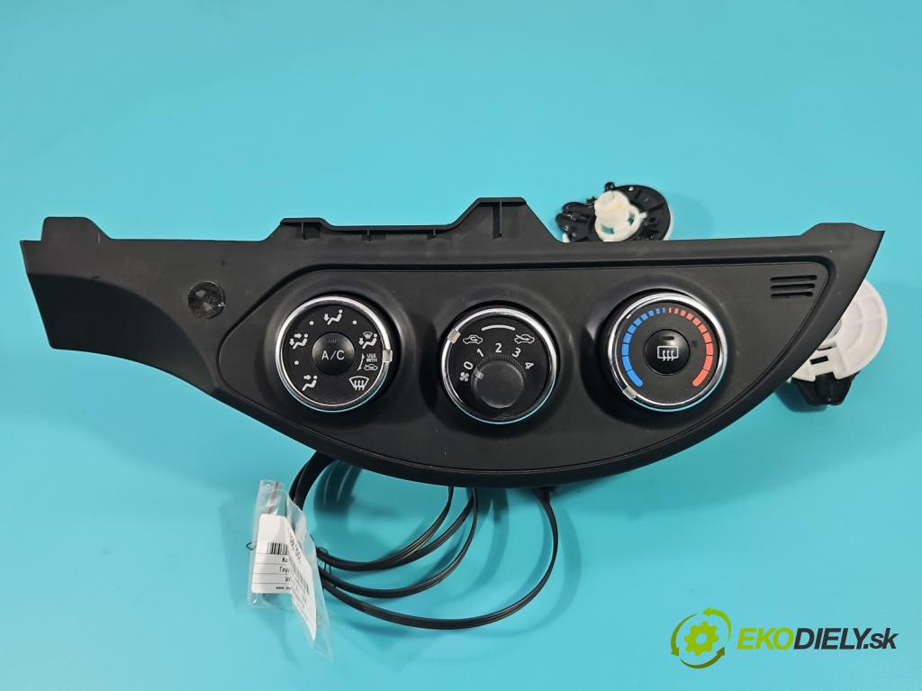 Toyota Yaris III 2011-2020 1.5 vvti 111KM manual 82 kW 1496 cm3 5- palubní deska panel topení 55406-0D390