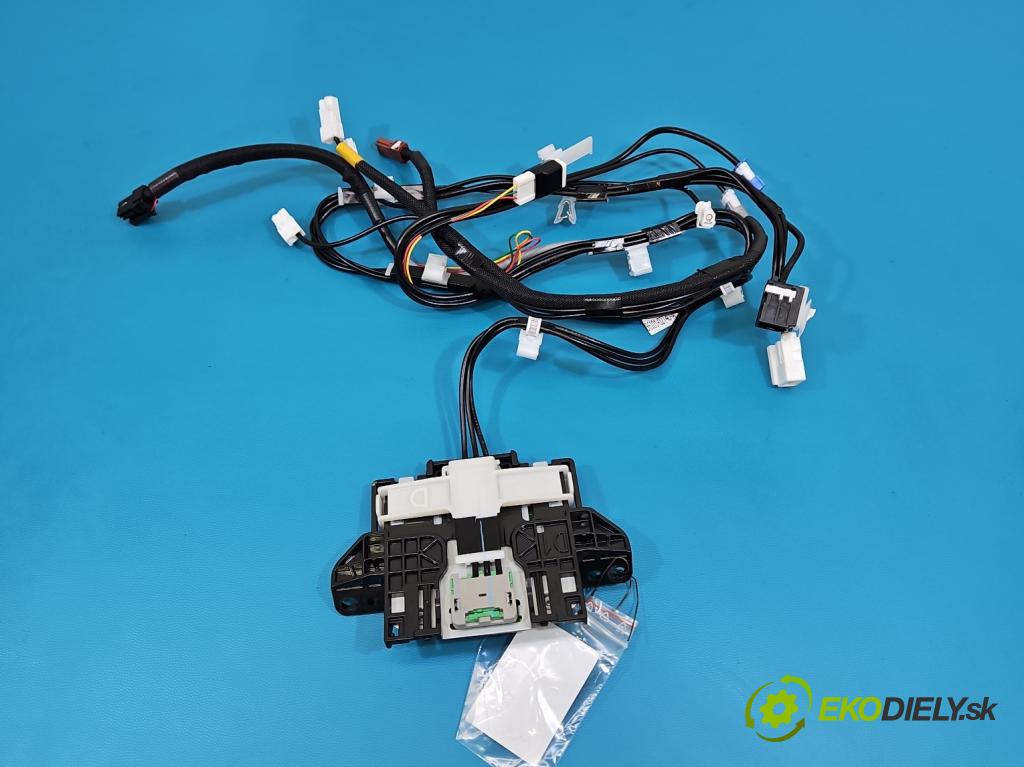 Toyota Corolla E21 2019- 1.8 16V 98 HP automatic 72 kW 1798 cm3 4- Antena 86101-02T40-A