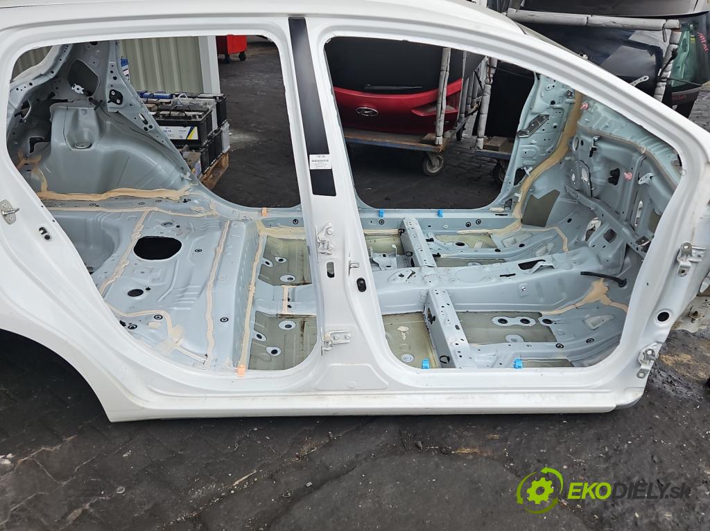 Toyota Yaris III 2011-2020 1.5 vvti 111KM manual 82 kW 1496 cm3 5- Práh: pravý  (Karoséria ostatné)