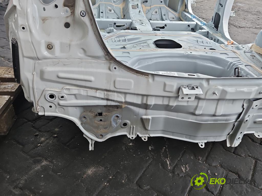 Toyota Yaris III 2011-2020 1.5 vvti 111KM manual 82 kW 1496 cm3 5- pas zadní: