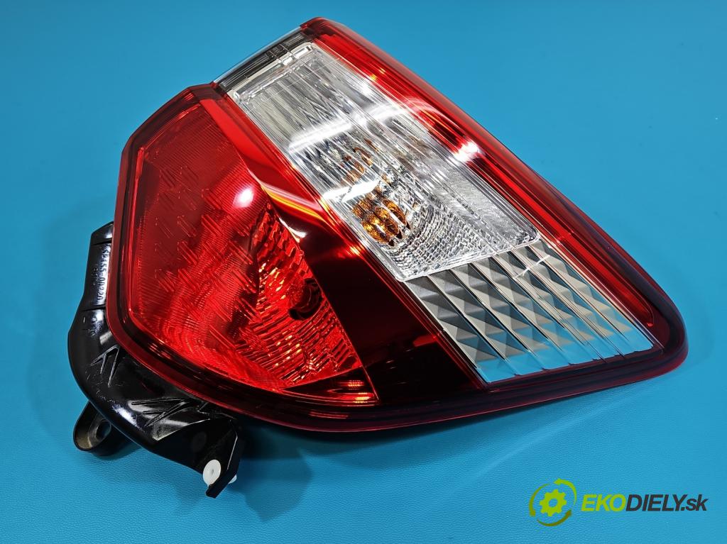 Toyota Yaris III 2011-2020 1.5 vvti 111KM manual 82 kW 1496 cm3 5- svetlo / reflektor zadné pravé 52155-0D220 (Kľučka dverí ostatné)