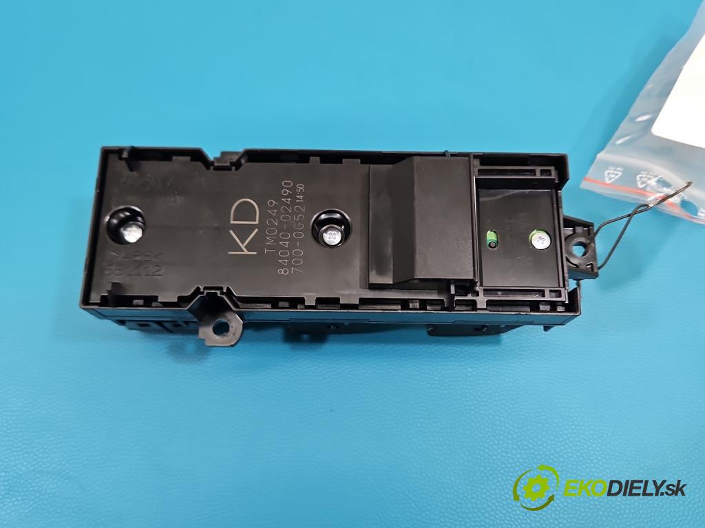 Toyota Corolla E21 2019- 1.8 16V 98 HP automatic 72 kW 1798 cm3 4- prepínač okien spätných zrkadiel 84040-02490