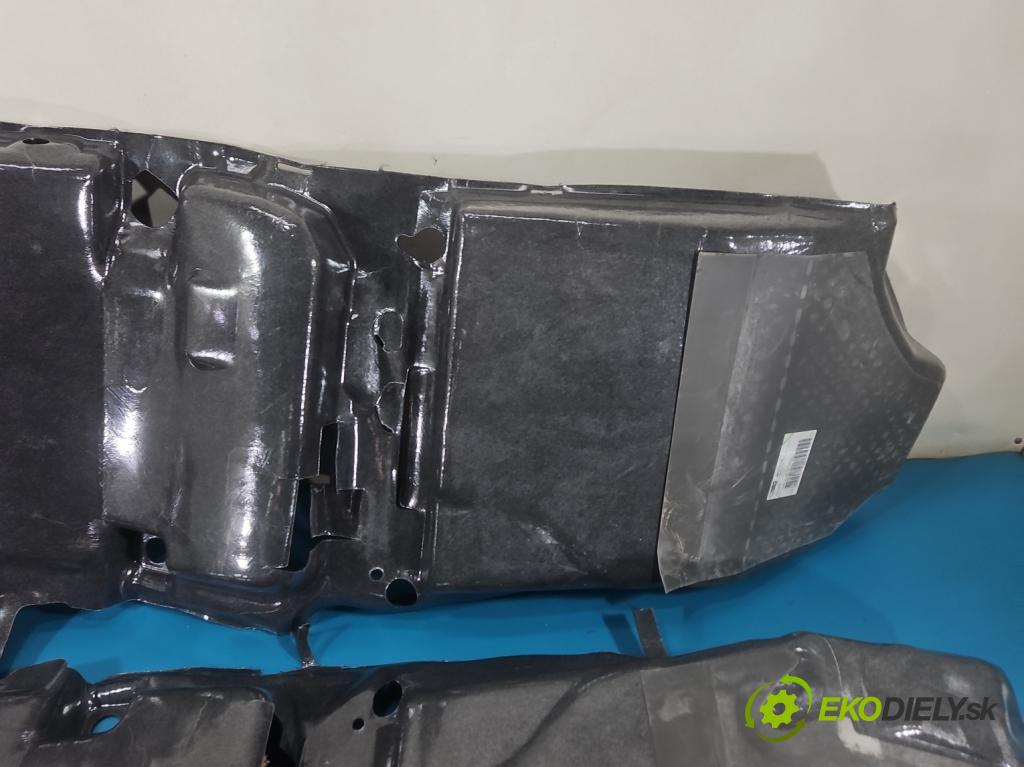Toyota Yaris III 2011-2020 1.5 vvti 111KM manual 82 kW 1496 cm3 5- koberec do auta ostatné 58510-0D790