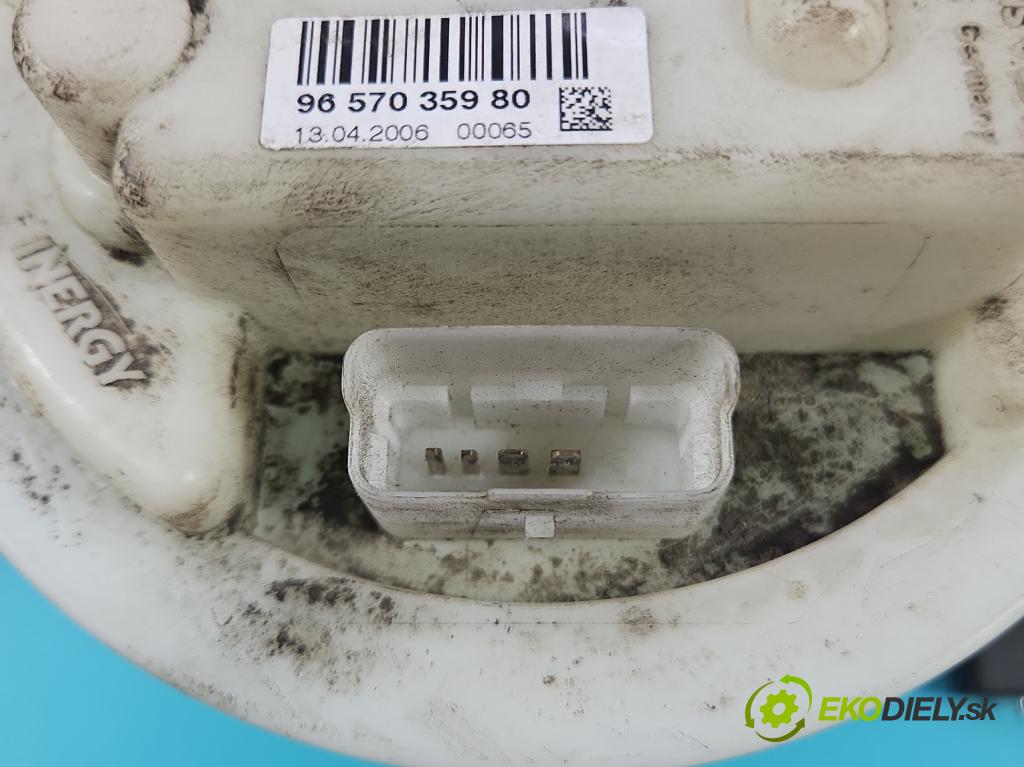 Peugeot 207 1.4 16V 88 HP manual 65 kW 1360 cm3 3- čerpadlo palivo 9657035980
