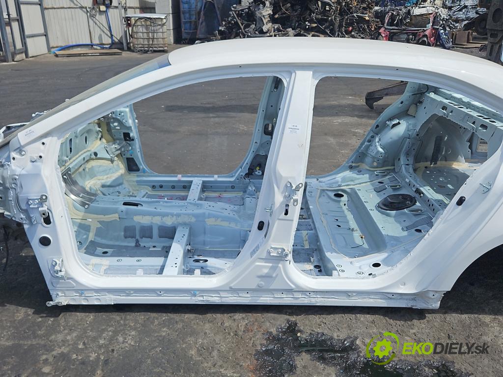 Toyota Corolla E21 2019- 1.8 16V 98 hp automatic 72 kW 1798 cm3 4- práh levý  (Karoserie ostatní)
