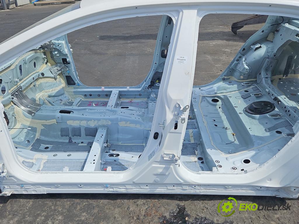 Toyota Corolla E21 2019- 1.8 16V 98 HP automatic 72 kW 1798 cm3 4- Práh: ľavý  (Karoséria ostatné)