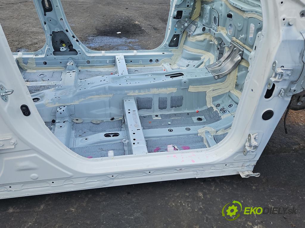 Toyota Corolla E21 2019- 1.8 16V 98 HP automatic 72 kW 1798 cm3 4- Práh: pravý  (Karoséria ostatné)