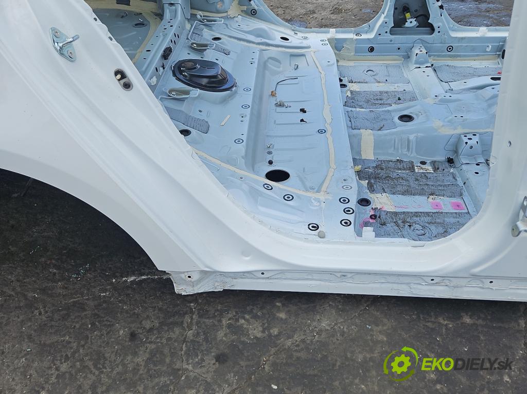 Toyota Corolla E21 2019- 1.8 16V 98 HP automatic 72 kW 1798 cm3 4- Práh: pravý  (Karoséria ostatné)