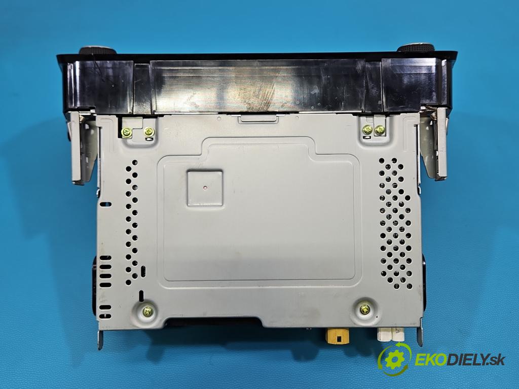 Skoda Fabia III 2014-2021 1.0 MPI 60 HP manual 44 kW 999 cm3 5- Radio originál 6V0035869H