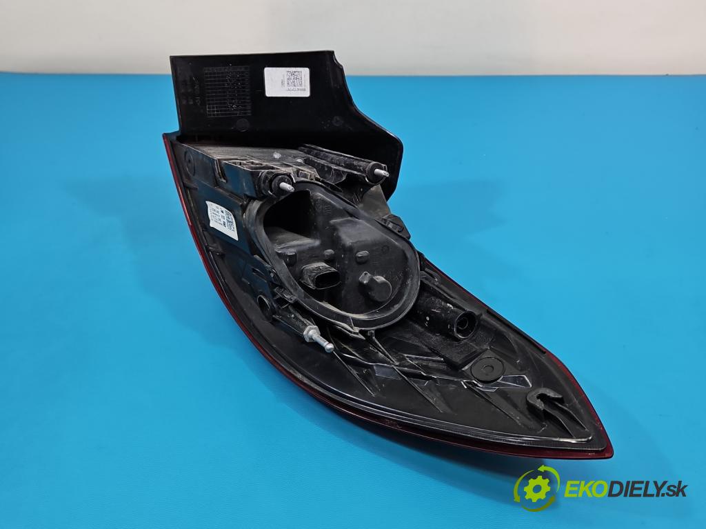 Opel Astra V  2015-2022 1.2 12V 131 HP manual 96 kW 1199 cm3 5- svetlo / reflektor zadné ľavé 39077374 (Kľučka dverí ostatné)