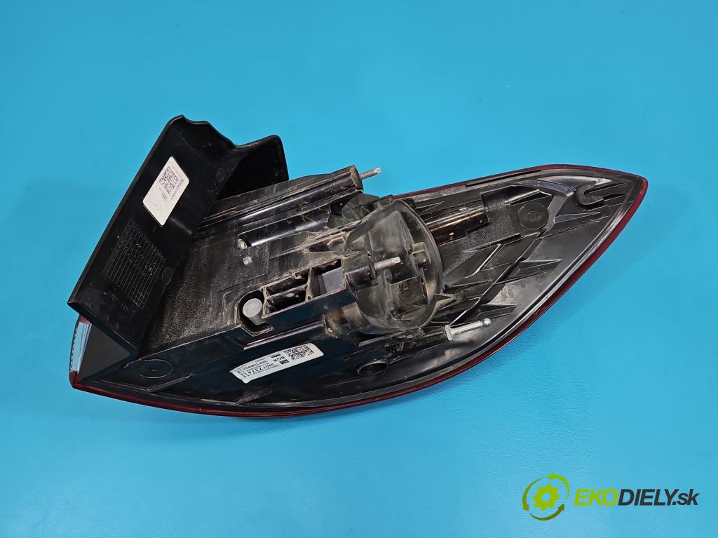 Opel Astra V  2015-2022 1.2 12V 131 HP manual 96 kW 1199 cm3 5- svetlo / reflektor zadné ľavé 39077374 (Kľučka dverí ostatné)